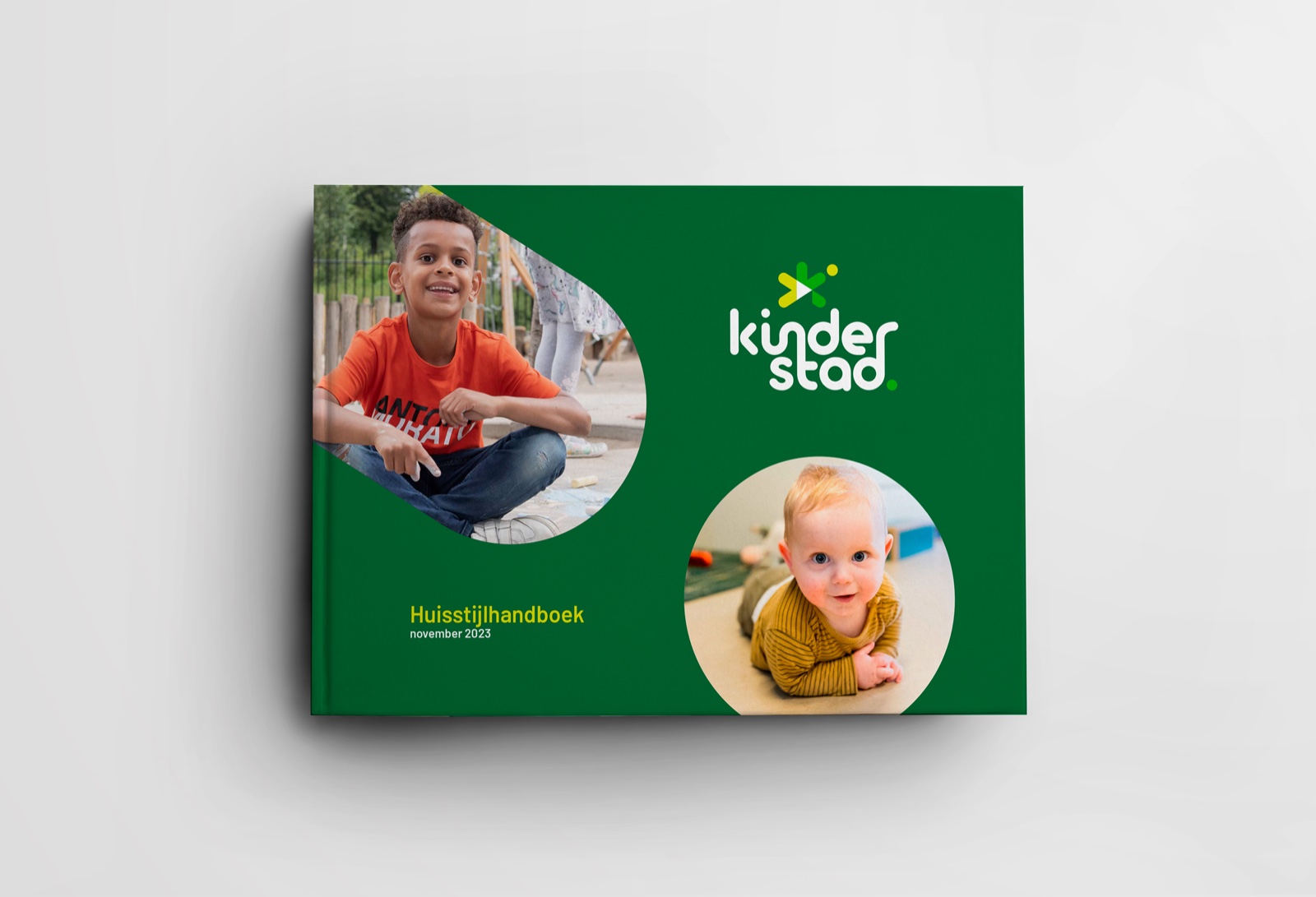 Kinderstad huisstijlhandboek met het nieuwe woord- en beeldmerk.